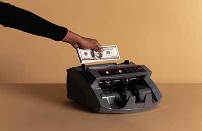 當(dāng)前經(jīng)濟(jì)形勢(shì)分析